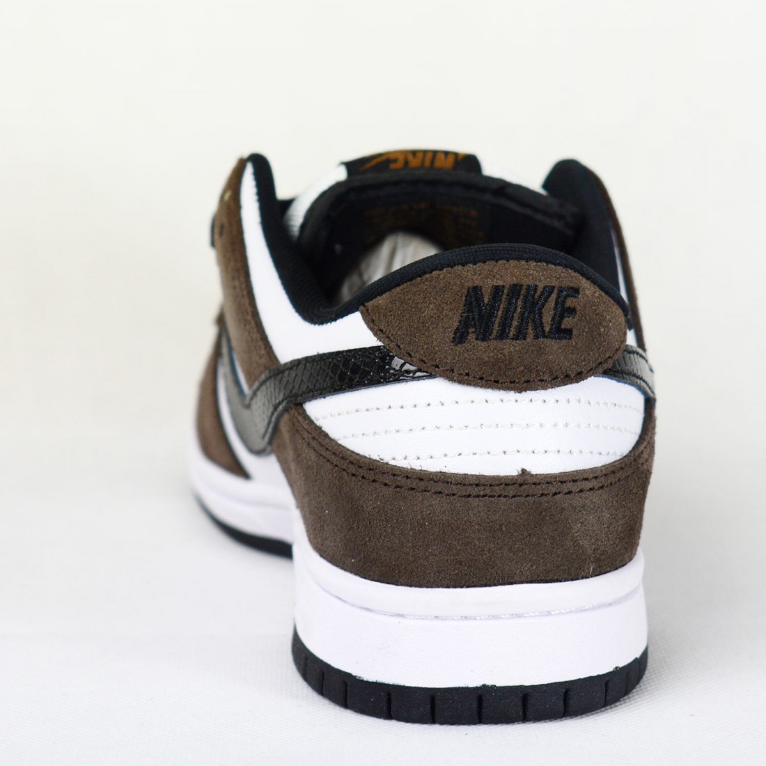 nike dunk sb low brown pack